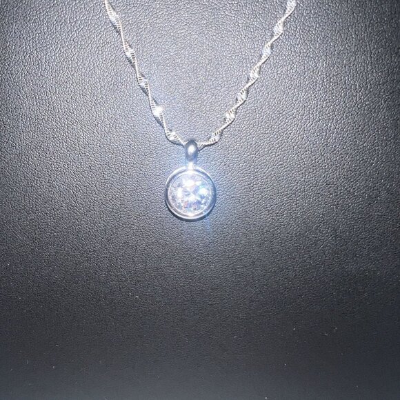 Sterling Silver Twisted Diamond Cut Chain Necklace Round faceted Crystal Pendant - Picture 4 of 7